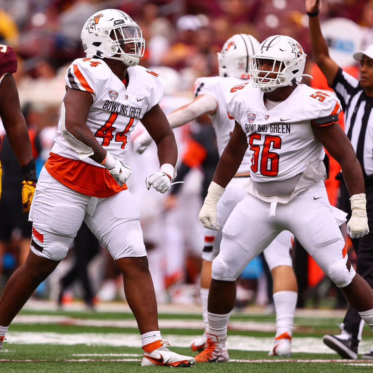 Kyle_Thomas9's tweet photo. Bowling Green Offered !! #AGTG https://t.co/dvEk1cui2q
