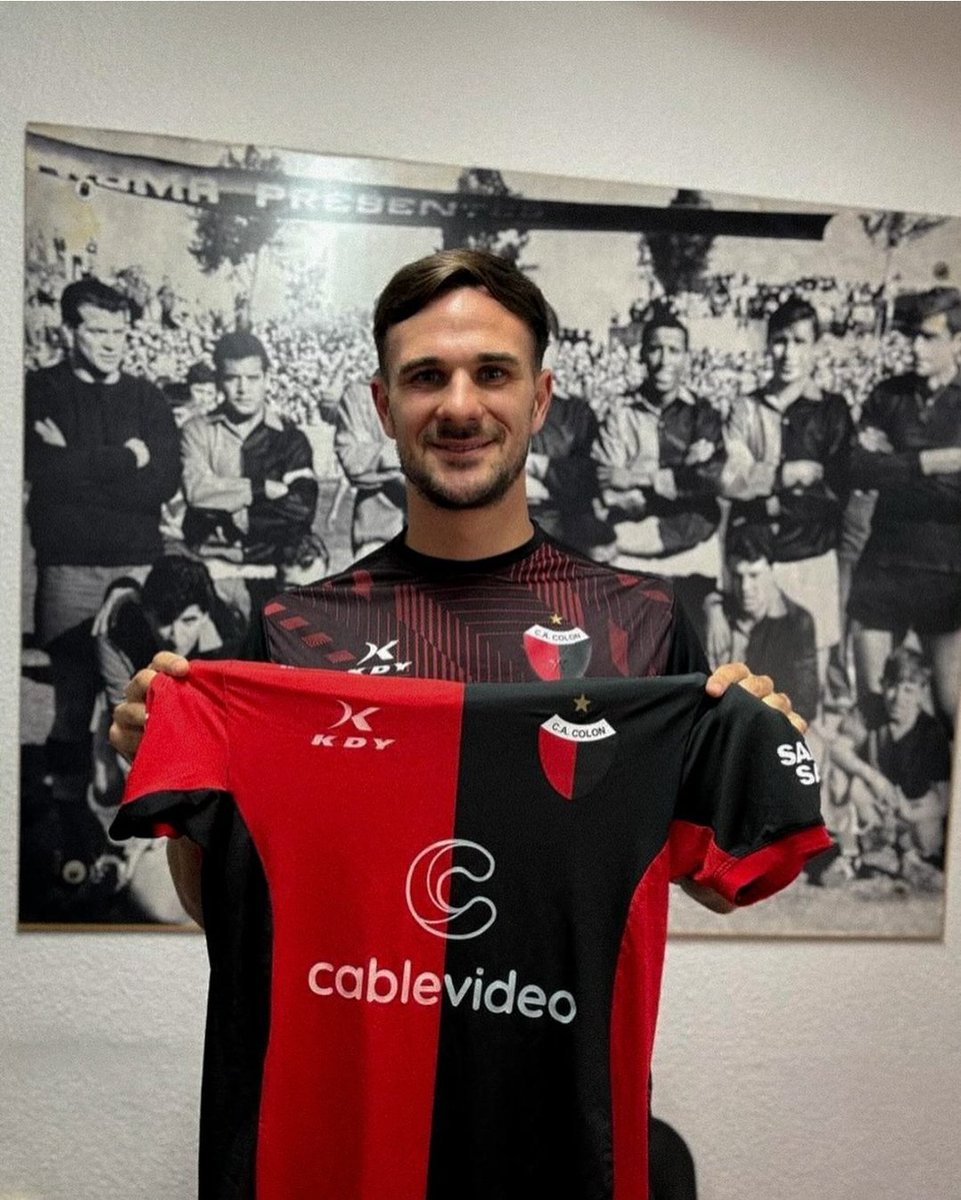 lacentrald_sf's tweet photo. Nicolás #Thaller es oficialmente nueva incorporación de #Colón. El defensor firmó contrato por dos años. @cadena3com Santa Fe FM 📻 101.7 @colonoficial https://t.co/yy3APfrEiM