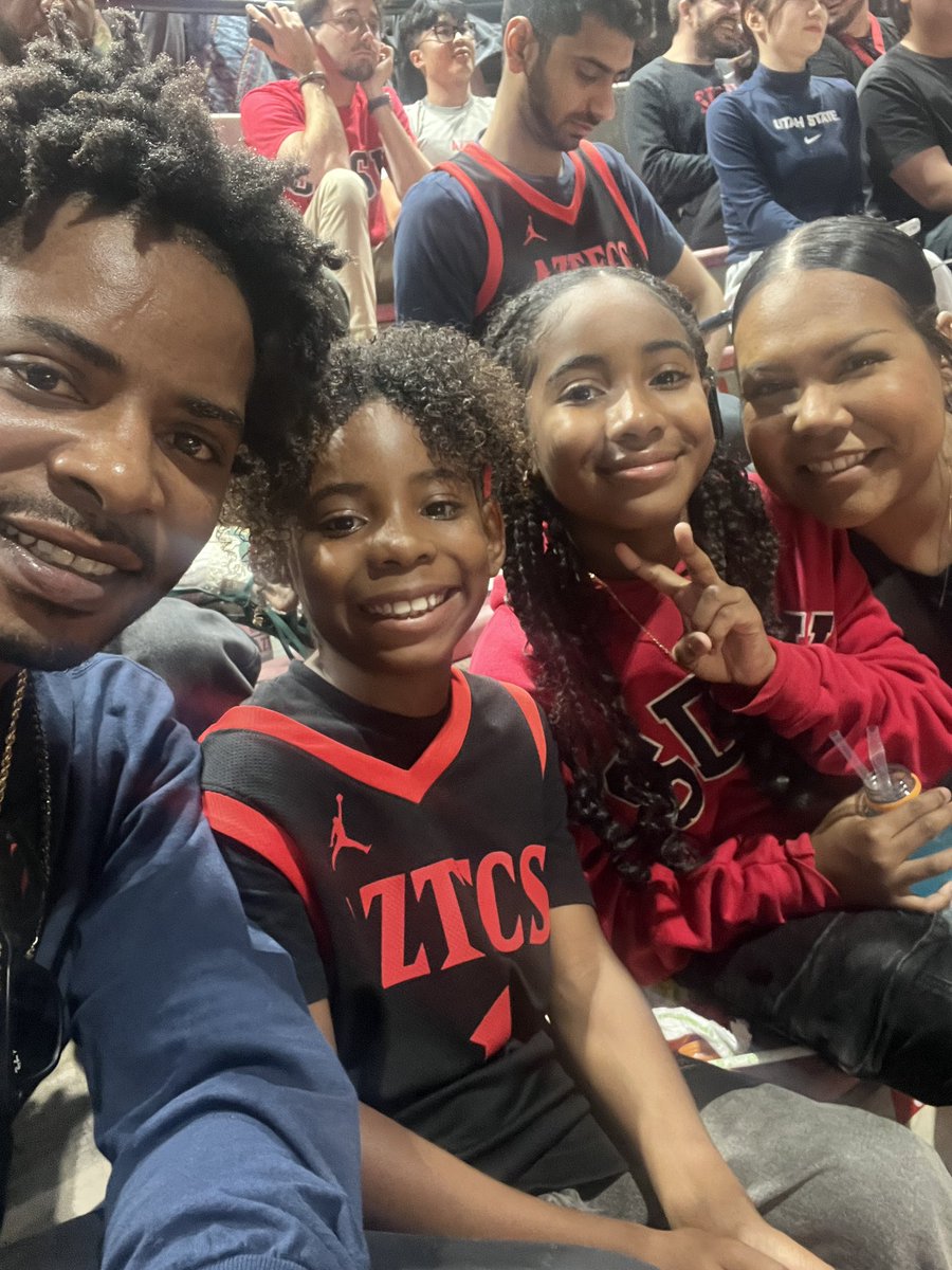 davonbackup's tweet image. #GoAztecs