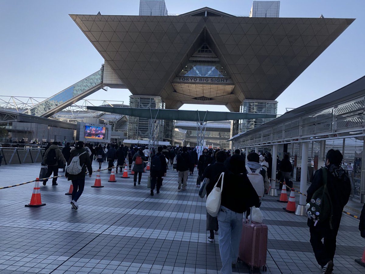 思ったより暖かくてむしろ暑いまである
日光が正義