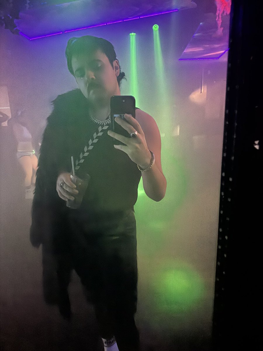 NotYourLore's tweet photo. the fit was slay https://t.co/8OS7K8bwSK