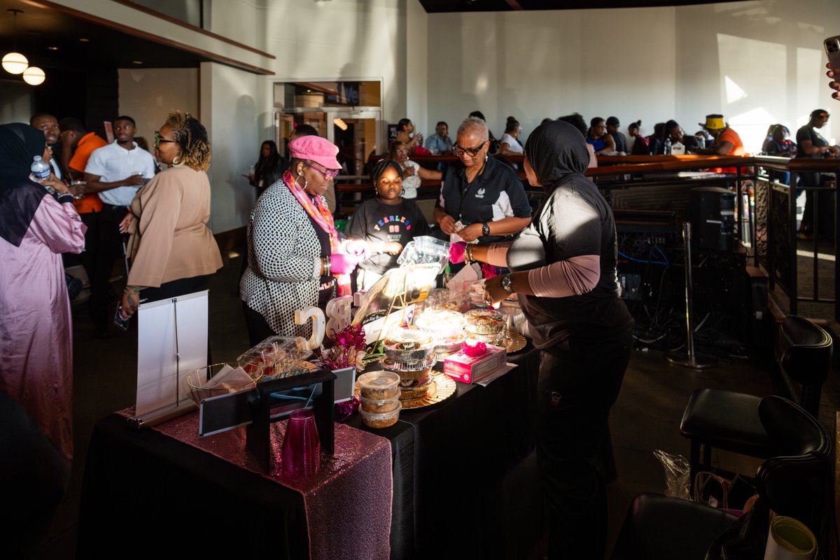 bgvfoundation's tweet photo. ✨ We launched our first-ever Marketplace at Pull Up & Pitch Philly presented by Target—and it was a success! 🎉
Local vendors connected directly with their target audience (yes, YOU! 🛍️). 💡 Stay tuned for more opportunities like this! #CommunityOrNothing https://t.co/0O0zizABK7