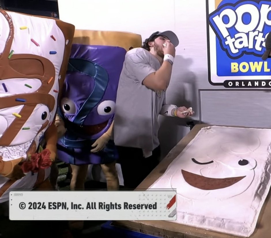 ChrisVannini's tweet photo. The other Pop-Tarts watching and cheering their friend Frosted Cinnamon Roll get eaten. https://t.co/RXTynaIPFr