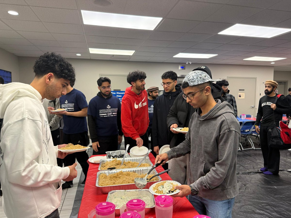 Prairie Region Sports Rally!

Over 100 Muslim Youth gathered at Baitur Rahmat Mosque, Saskatoon for opening session on Dec 27, 2024.

Teams from Edmonton, Regina, and Lloydminster chapters of <a href="/AMYACanada/">Muslim Youth Canada</a> are competing in basketball, volleyball, tug-of-war, table tennis &amp; E-games.