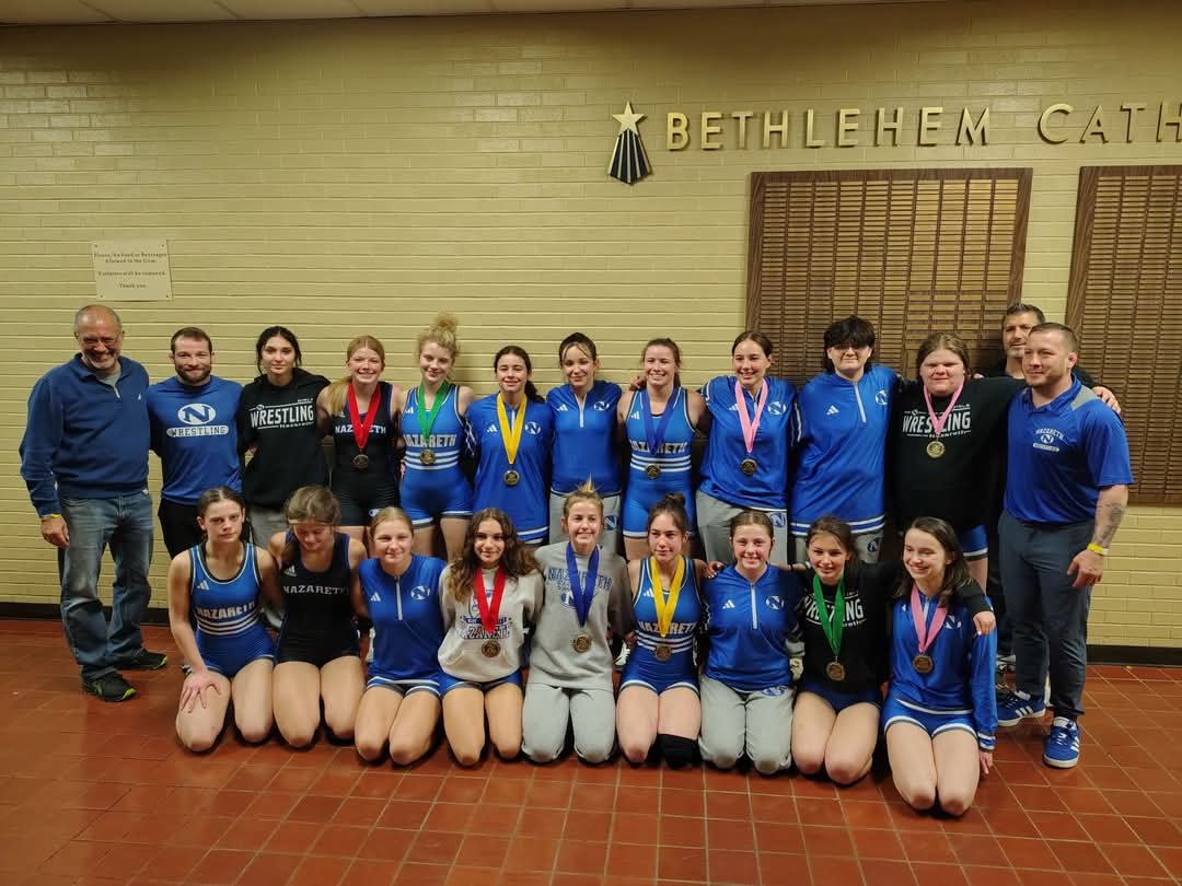 Congratulations to our Girls Team on their 3rd Place Finish at the Tony Iasiello Memorial Classic!

🥇- C.Dressler, K.Balkam,A.Greger
🥈- A. Raschilla,A.Swiatek, K.Engler
4th- E.Capron,J.Donello
5th - L.Kuhs,O.Carrezola
6th - S.Swiatek,T.Whiteash, B.Gold

🔵🦅🤼‍♀️