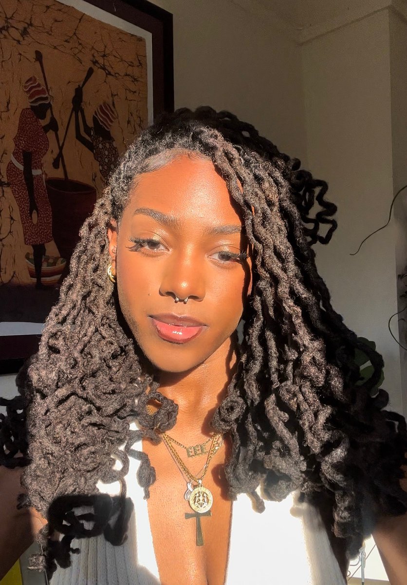 ___fari's tweet photo. 💋 https://t.co/mCkAnB3dzz