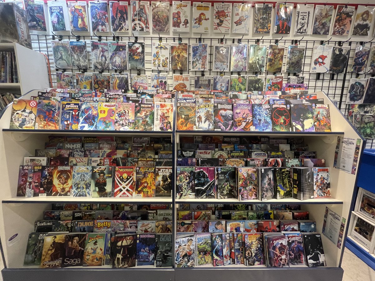 NtertainmentInk's tweet photo. Comic email has been sent out from Entertainment Ink! #lcbs From new Comic Book Day this Thorsday!, #ncbd Top right shelf, a shelfie of some of the titles assembled from the perfectly fused medium of storytelling and sequential art called comic books that released dis week! https://t.co/WhihfpC7VA