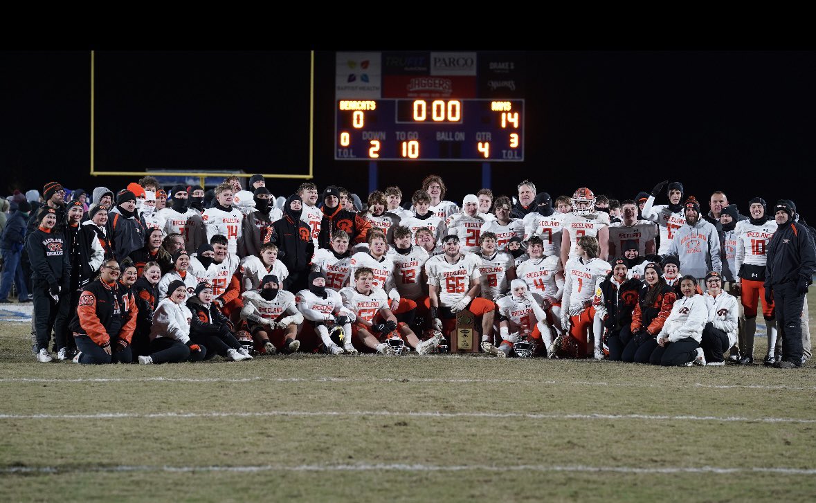 Coach_Francis's tweet photo. 👏 I’ve got to give it up for our Senior Class!
59 games in 4 years (46-13)
4 10+ win seasons
4 District Titles
4 Regional Titles
3 State Runner Up
Most games played and wins for a Senior class
#ThisIsHome 🚂 https://t.co/rVKokXq7sV