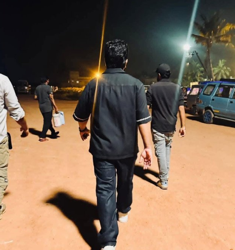 MessiP1234's tweet photo. #NivinPauly is a taking a 4-5 month break from cinema💯

He has planning to workout next 36 months and bring back in his old look

#NivinPauly #fitness #AHB2 https://t.co/7KbAgJeA5k