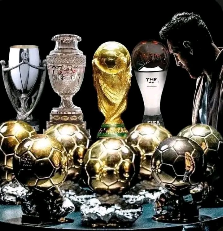 ▪️ Nunca le falto el respeto a un jugador
▪️ Nunca le falto el respeto a un club
▪️ Nunca le falto el respeto a una liga
▪️ Nunca le falto el respeto a un premio
▪️ Nunca se llamó a sí mismo el mejor

Su único error fue acabar un debate. De pie ante el GOAT Lionel Andrés Messi