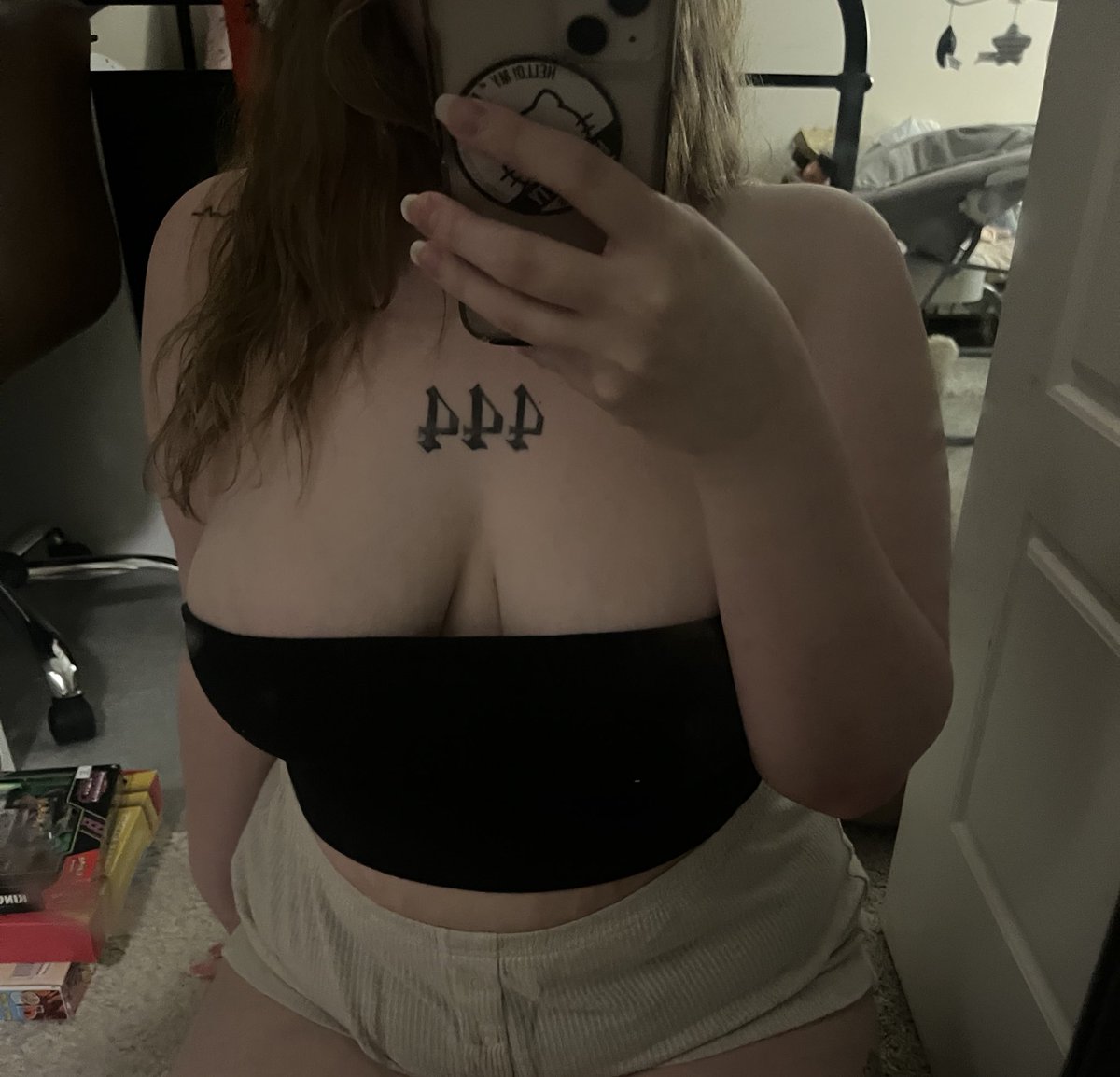 alysspaws's tweet photo. which version do u like better? :p 
#nsfw #nsfwtwt #onlyfans https://t.co/hbq2kNIdzx