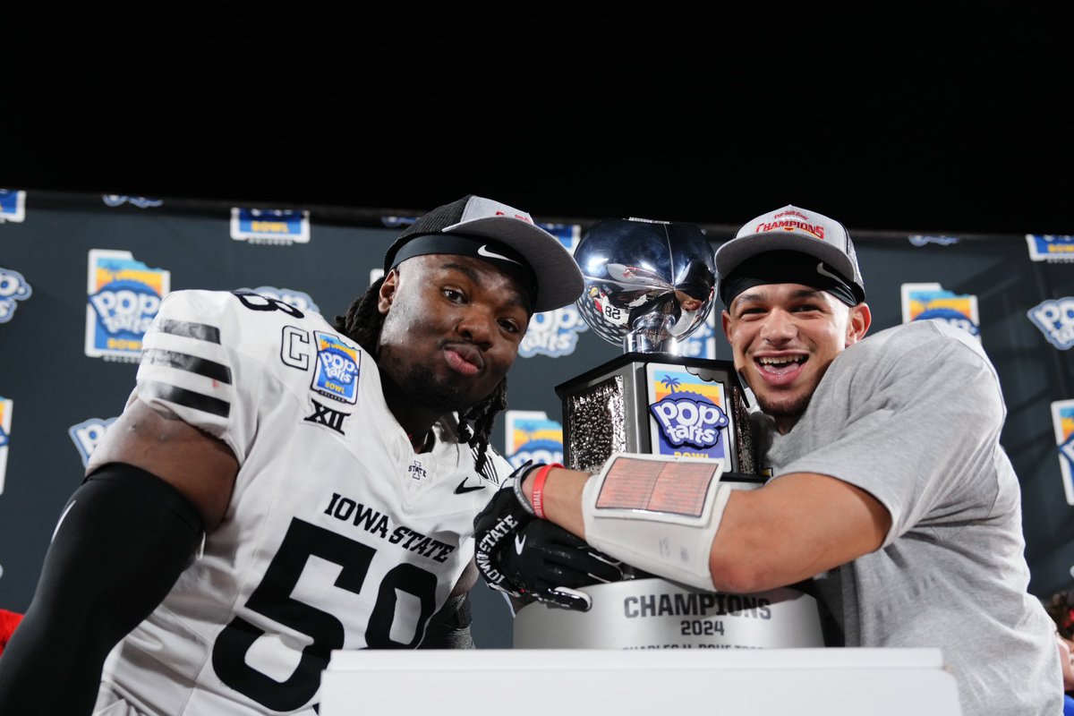CycloneFB's tweet photo. Trophy szn.🏆 https://t.co/DD0oi59Hb5