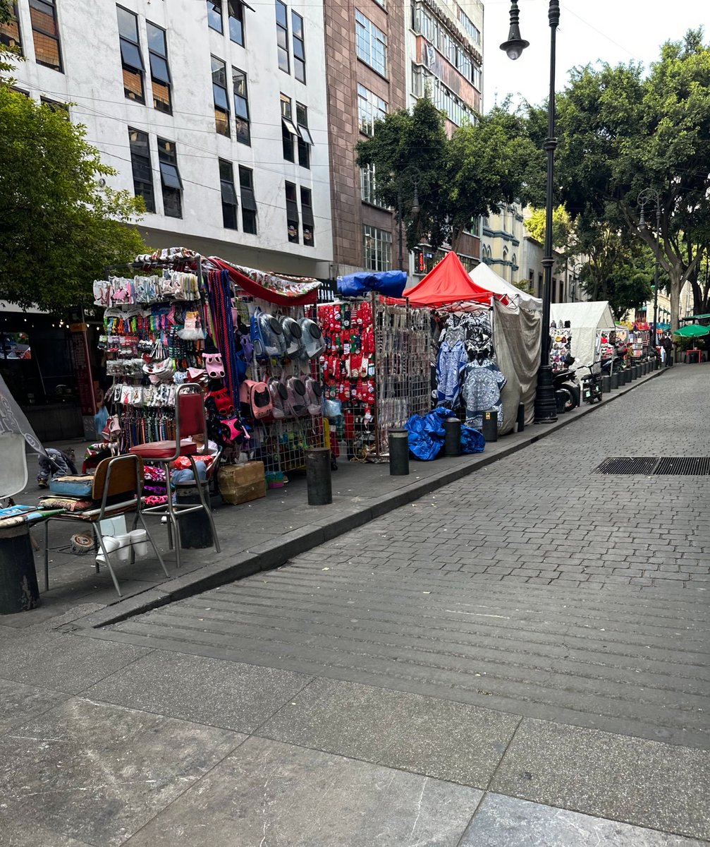 SocietyObrador1's tweet photo. @ClaraBrugadaM LA CDMX YA ES LA MÁS SUCIA
Y
LA MÁS PELIGROSA,
CON
CAOS EN LA MOVILIDAD,
EL METRO,
LA CIUDAD CON MÁS EXTORSIONES
Y DESPOJOS DE VIVIENDA...
ES
COMO LA DEJÓ $HEINBAUM
Y
BRUGADA CONTINÚA SU LEGADO
#INEPTAS https://t.co/j83I2qJeR1
