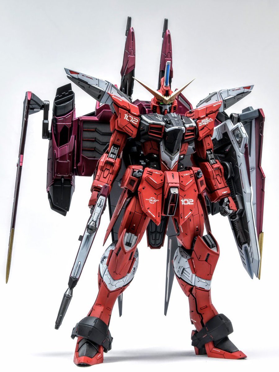 #白背景で見せる
数年前にやり始めた白背景
真っ白背景はまだ出来ないけど黒とはまた違う雰囲気になるよね。割と気に入ってる