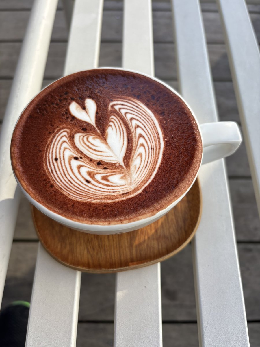deep0822sky's tweet photo. 今日は撮影会📷→帰省🚎
早く着いたのでオシャレなカフェで
一休み☕️
#KITASANDO COFFEE
#新田ゆうZOOM撮影会 https://t.co/TX0d2aH89D