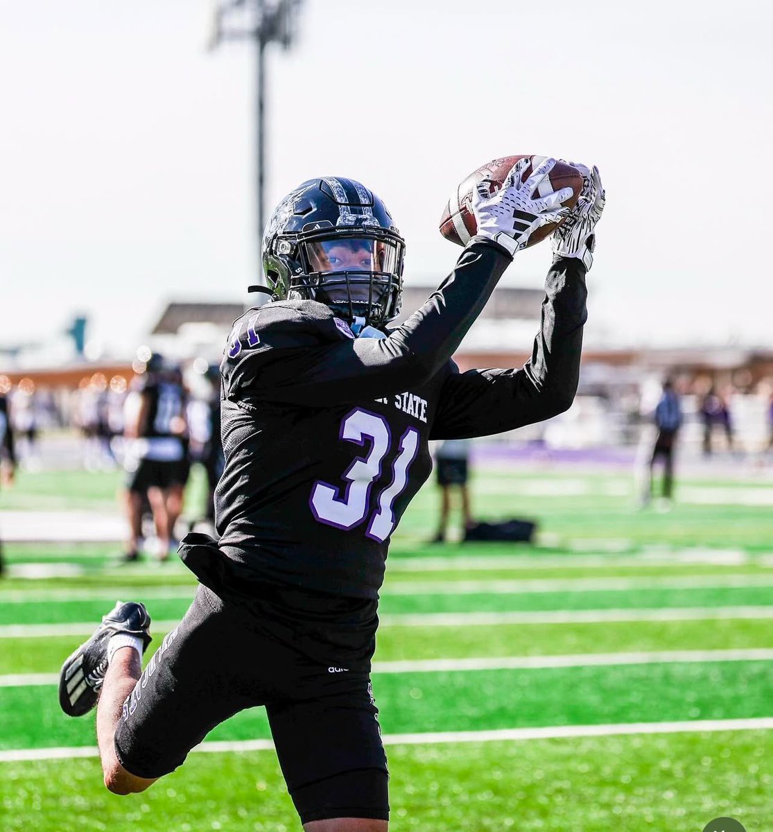 🚨THE PICK IS IN🚨

⭐️ROUND 4

🔵Alumni Grey

⭐️<a href="/noahfoxflores/">Noah Flores</a> - TE- UCLA

⭐️<a href="/rishidaniels/">Rishi Daniels</a> - DB- Weber State 

⚫️Alumni Black 
⭐️<a href="/_davidwells_/">David Wells Jr</a>- WR- Oregon State

⭐️<a href="/ishaandaniels3/">Ishaan Daniels</a>  - CB- Weber State