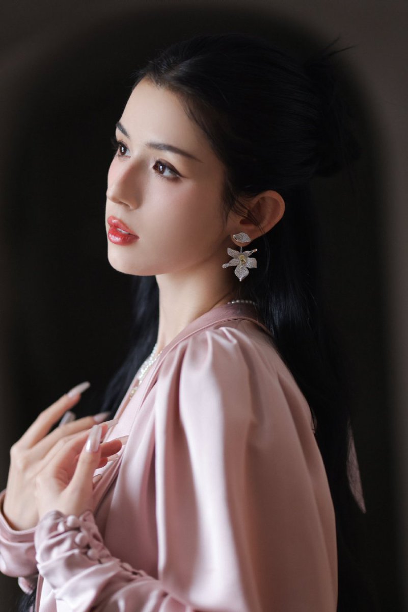 SheHui93456's tweet image. 一年将尽，万事随风🐻
愿你我岁末平安，喜乐安康🐨。