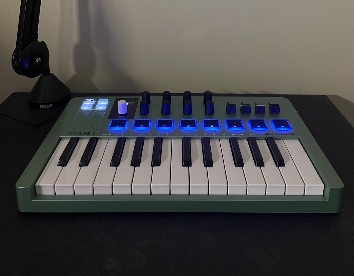 Flip_Fantasia_'s tweet image. #arturia #keylab #mini #mint #edition