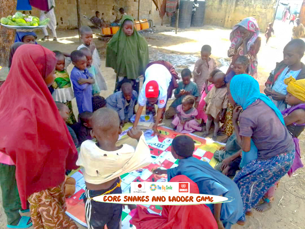 TheBigSmile_F's tweet photo. The Big Smile Foundation's EORE-themed Snake and Ladder game has attracted a wide range of players, including men, women, boys, and girls. Our community volunteers are actively engaged in Buzu Camp, Muna Camp, Muna communities, and other areas across MMC and Jere.
#eore #tbsf https://t.co/sPIai4P0dI