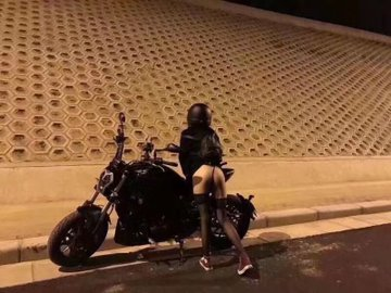 greethih's tweet photo. 北京投稿 
喜欢追求刺激的小母狗，喜欢露出，最羞辱的是在男厕所喝主人的圣水，奶子很大，喜欢吃主人的鸡鸡，喜欢群p
感谢转发
@wsdsbs
@hutuiaitewo
@woshuaibao
@meiridabishai
#北京 https://t.co/eSLf9SxhIv
