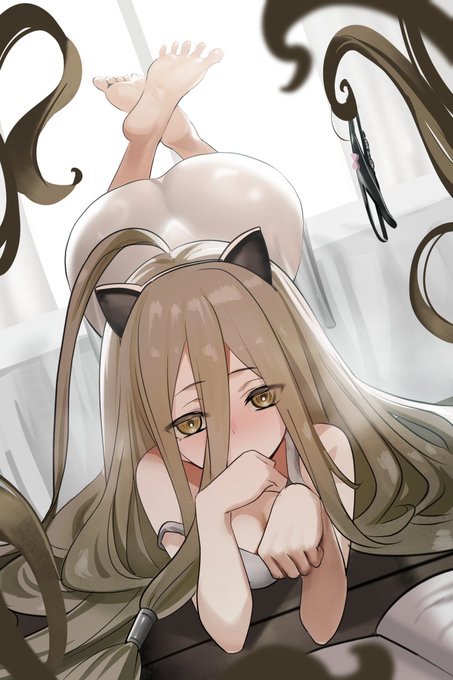 Day97
Sense enjoying ubell s gift
ユーベルからのプレゼントを着るゼンゼ
Forgot to post it yesterday because I caught a 40 degrees fever 🤒 it's almost over so I just have to push it through for just 3 days 🥲
熱40度だけど後少し!

#100日チャレンジ #100dayschallenge 