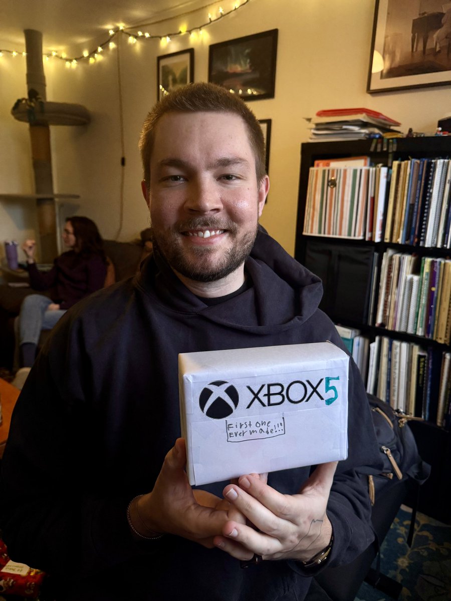 nakeyjakey's tweet image. 30. Grateful to be here