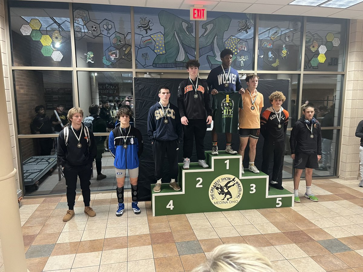 Congratulations to the Brayden Miles (Jr. 144) on placing 6th at the Medina Invitational wrestling tournament this weekend at Medina High School.