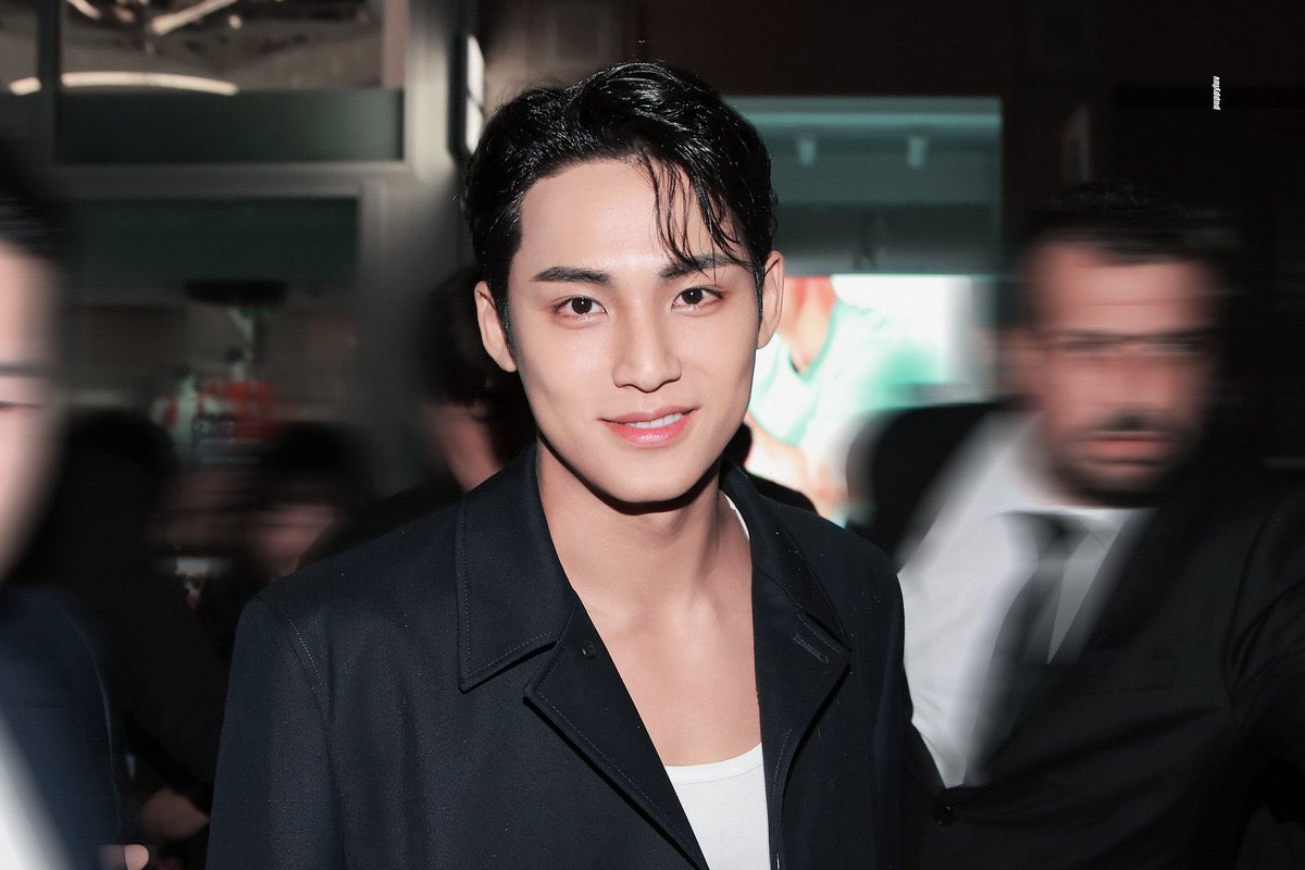 민규의 미모는 맨날 쉬지를 않음