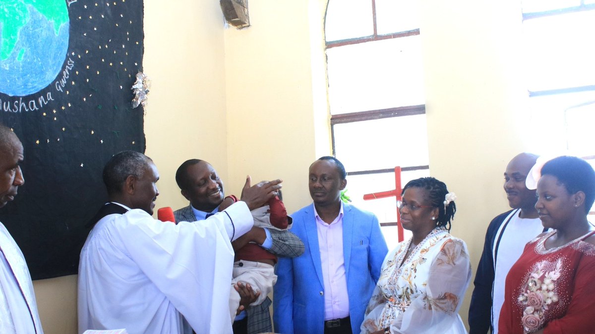 BalamAnkunda's tweet photo. Happy Baptism to my Nephew. 
I had to jump in to capture some images. @VacMediaUG https://t.co/LYQD9RmP18