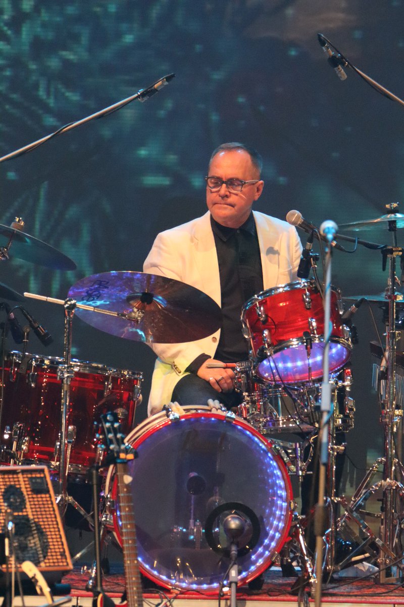 Paldies, Alūksne! Vakar bija fantastiska publika! P.s. Šodien jau Rēzeknē. #betbetziemassvetkos