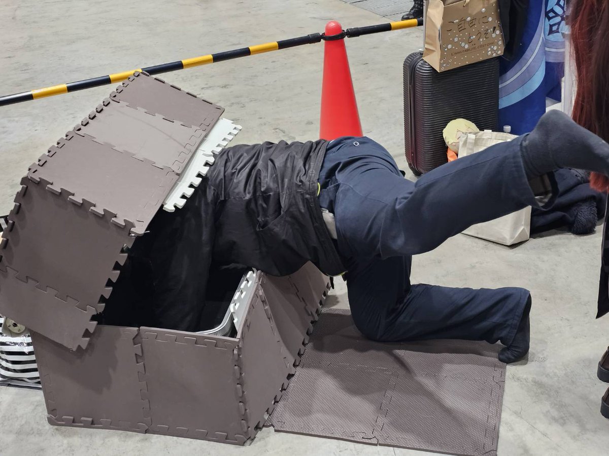 JosrTix's tweet photo. 【速���】【悲報】JOSRはミミックに食べられましたorz
#C105コスプレ
#C105_cos
#JOSRcos https://t.co/F40HrUWoi2
