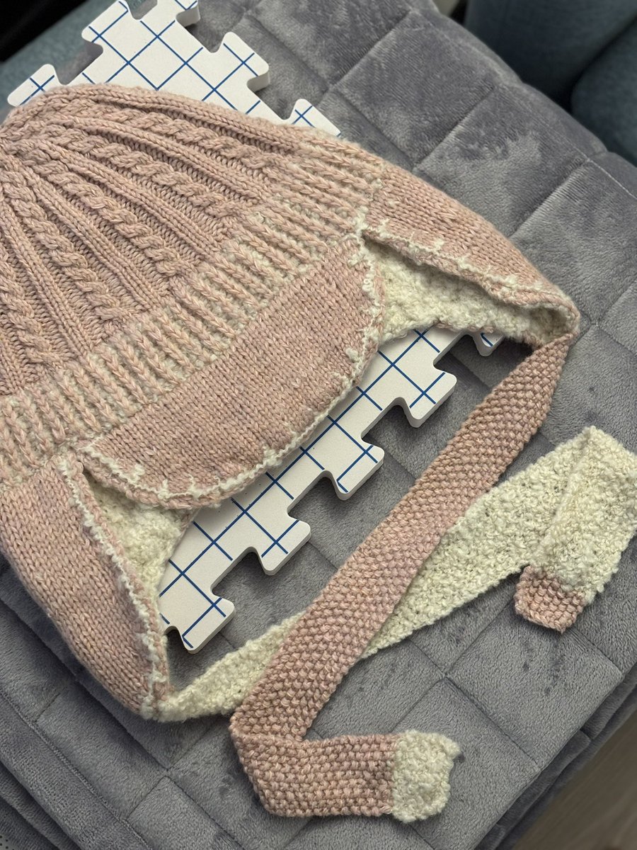 knitforme33's tweet photo. 수퍼두퍼트루퍼 햇 드디어 다 떴다 험난한 여정이었지만 결과물은 개짱졸귀 🥺 https://t.co/0t4MWIPvTj