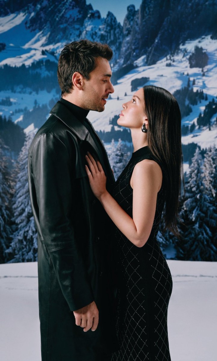 Bahar_Black2's tweet photo. #HazalSubaşı ve #UlaşTunaAstepe, #ELLEPopUp! Yeni Başlangıçlar özel sayısında “İlk ve Son” dizisinde canlandırdıkları karakterleri anlattı.
#ELLE @Beymen_Club https://t.co/gNhX90OBvC