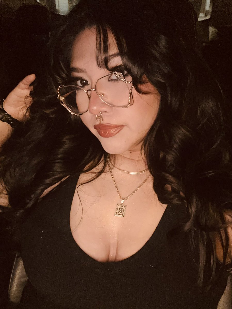 JaqueBeTheName's tweet photo. 🤓🖤 https://t.co/YtyS9V1W55