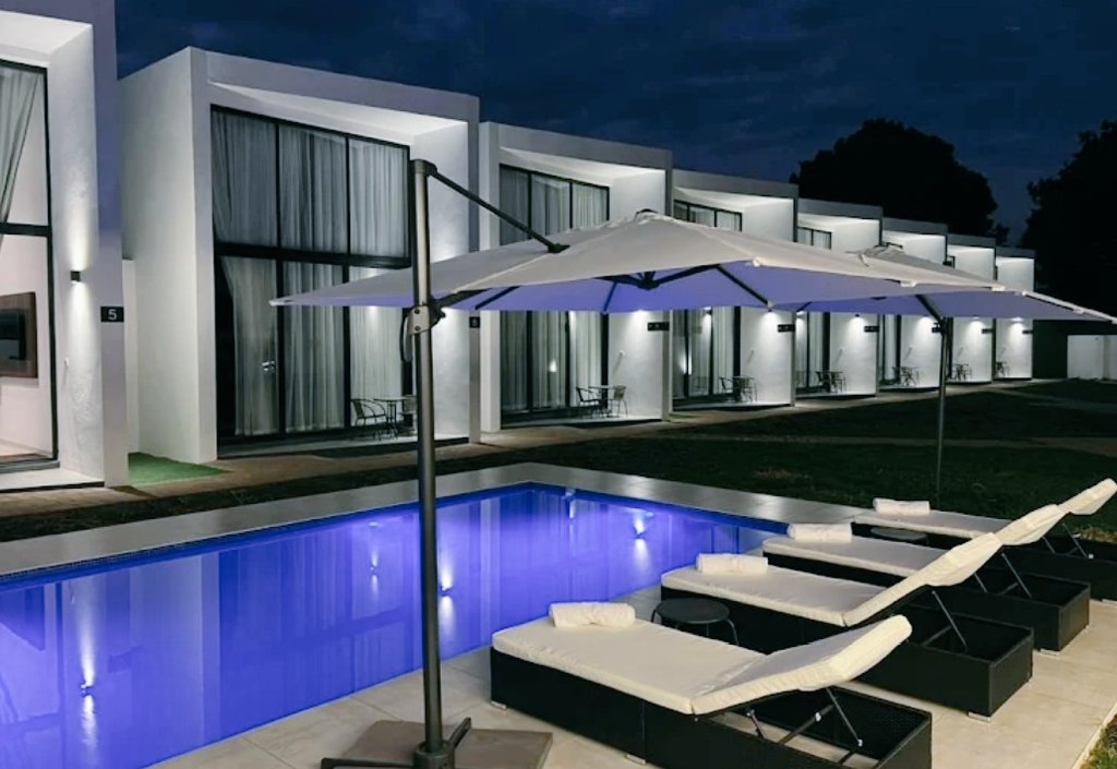 CurateZimbabwe's tweet photo. The Residency Hotel, located about 10km from the Harare’s central business district, offers a comfortable and convenient stay for both business and leisure travelers. 

With its proximity to shopping areas and the airport, it’s a prime location for exploring the city. The hotel provides a range of well-equipped rooms, amenities such as a swimming pool. 

Committed to sustainability, The Residency Hotel integrates eco-friendly practices into its operations, providing guests with a modern, welcoming environment.

#Zimbabwe #VisitZimbabwe #Zimbabweans #Travel 

https://t.co/8eZbmcbTRS

Copyright 
Photos courtesy of The Residency Hotel