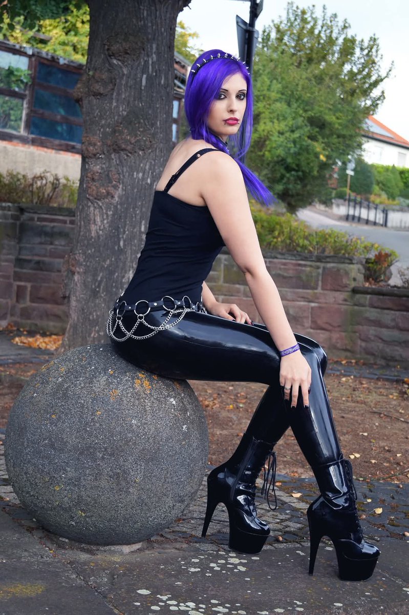 's tweet image. "ALL WILL BOW TO MY POWER! ALL HAIL SHAR'FIDEL, QUEEN OF THE LILIMS!"

Proudly ruling over hells ladies.

Dominant to most people

Has a litany of powers at her disposal to ensure her following never dwindles.

Beware if you catch her eye, as she will try to claim you as her own.