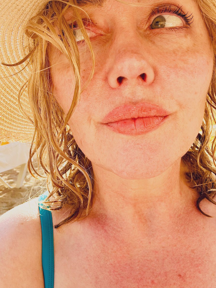 What frosty December??☀️👙🏝️