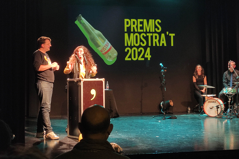 CcivicsBCN's tweet photo. Vols conèixer els premis #MostraT que ha entregat el @parcsandaru?
Llegeix-ne la crònica: 👉 https://t.co/eX4DvVrS2S https://t.co/XrfaJ3ZAuN