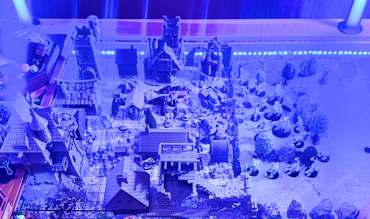 marvelmal1971's tweet photo. Waking up &amp; rubbing the sleep from his eyes, Sir Turnip looked out of his window to see that the peaceful town of Hurnsgard had been laid to siege by tribal snow Uruk warriors
“Must be a Thursday?” he thought 🤔

Convergence of Whispers continues
#dungeonsanddragons #DnD #Dnd24 https://t.co/IKNZOdUB4o