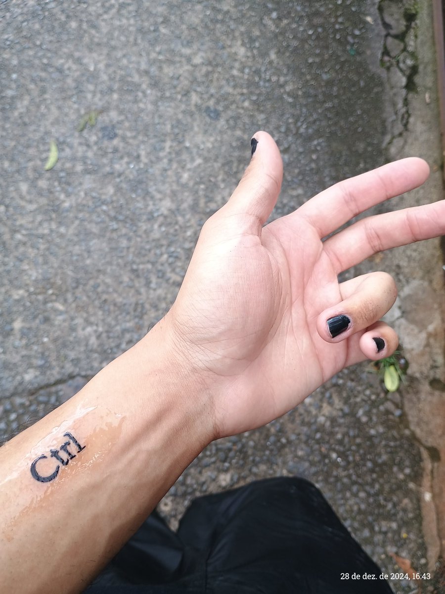 guidoazeit's tweet photo. esqueci de postar aqui minha primeira tatuagem 😁😁😁 https://t.co/l43DO615Dk
