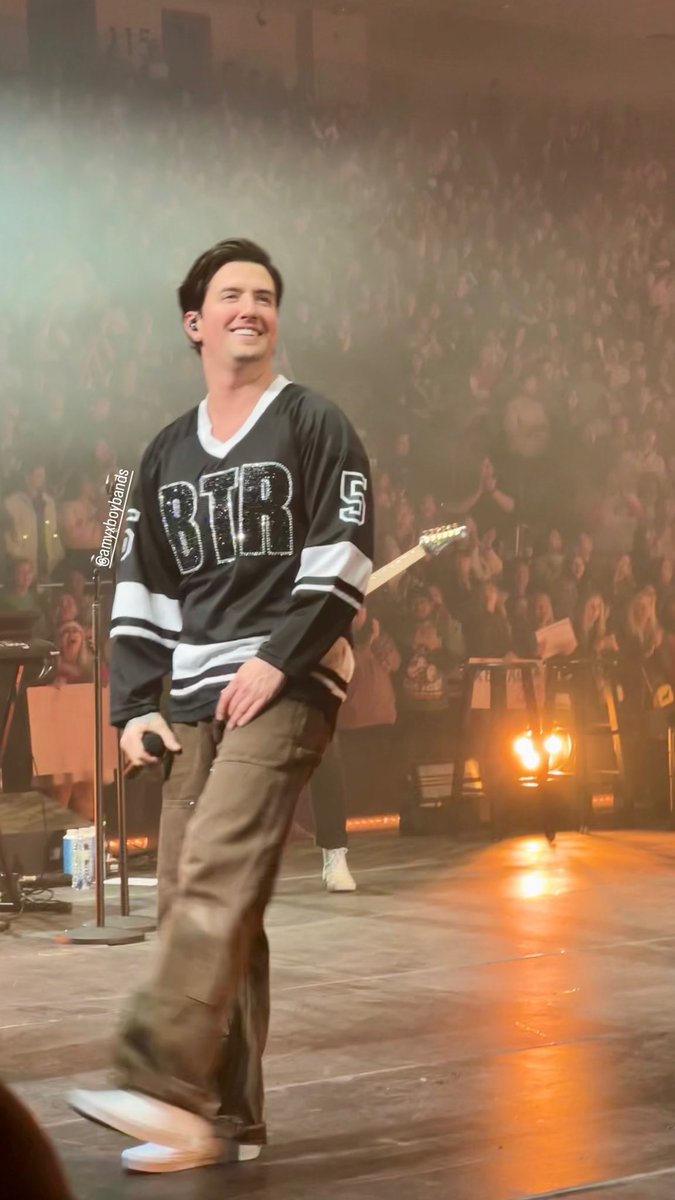 🫶🏻 <a href="/1LoganHenderson/">L̶O̶G̶A̶N̶</a>