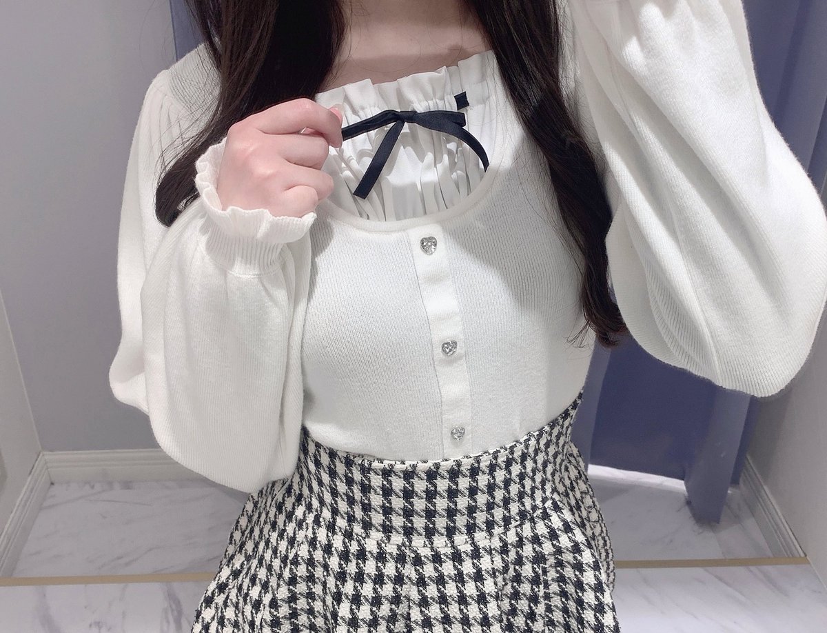 evelyn渋谷店 ♡⋆͛Re Arrival⋆͛♡ 🎀ハートビジューニット price