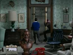 laredoart2018's tweet photo. Going back to the start of the episode, there's nothing cooler than watching Bruce Wayne slide down the Bat-Pole . Sliding down a pole is just cool, in and of itself too. Remember Ray Stantz sheer delight going down the firehouse pole in GhostBusters. #MeTVBatman #BatPole https://t.co/h6DunH0eSx