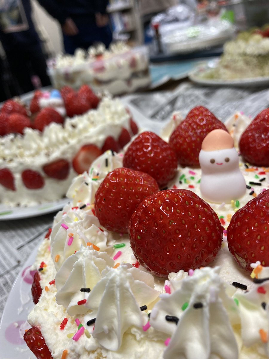 rgkk_study's tweet photo. クリスマスのケーキ会❗️朝まで遊び倒しました❗️ https://t.co/gxXg7CvjfU