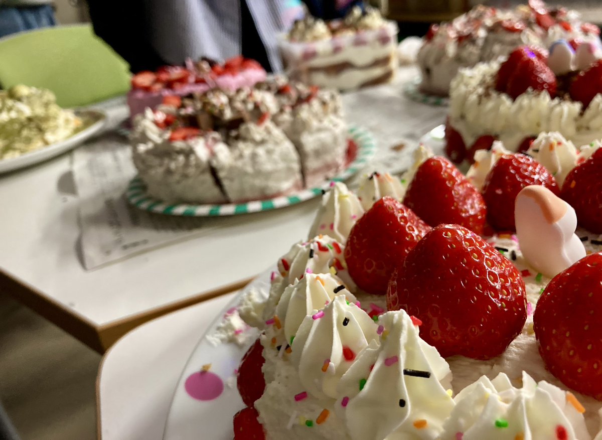 rgkk_study's tweet photo. クリスマスのケーキ会❗️朝まで遊び倒しました❗️ https://t.co/gxXg7CvjfU