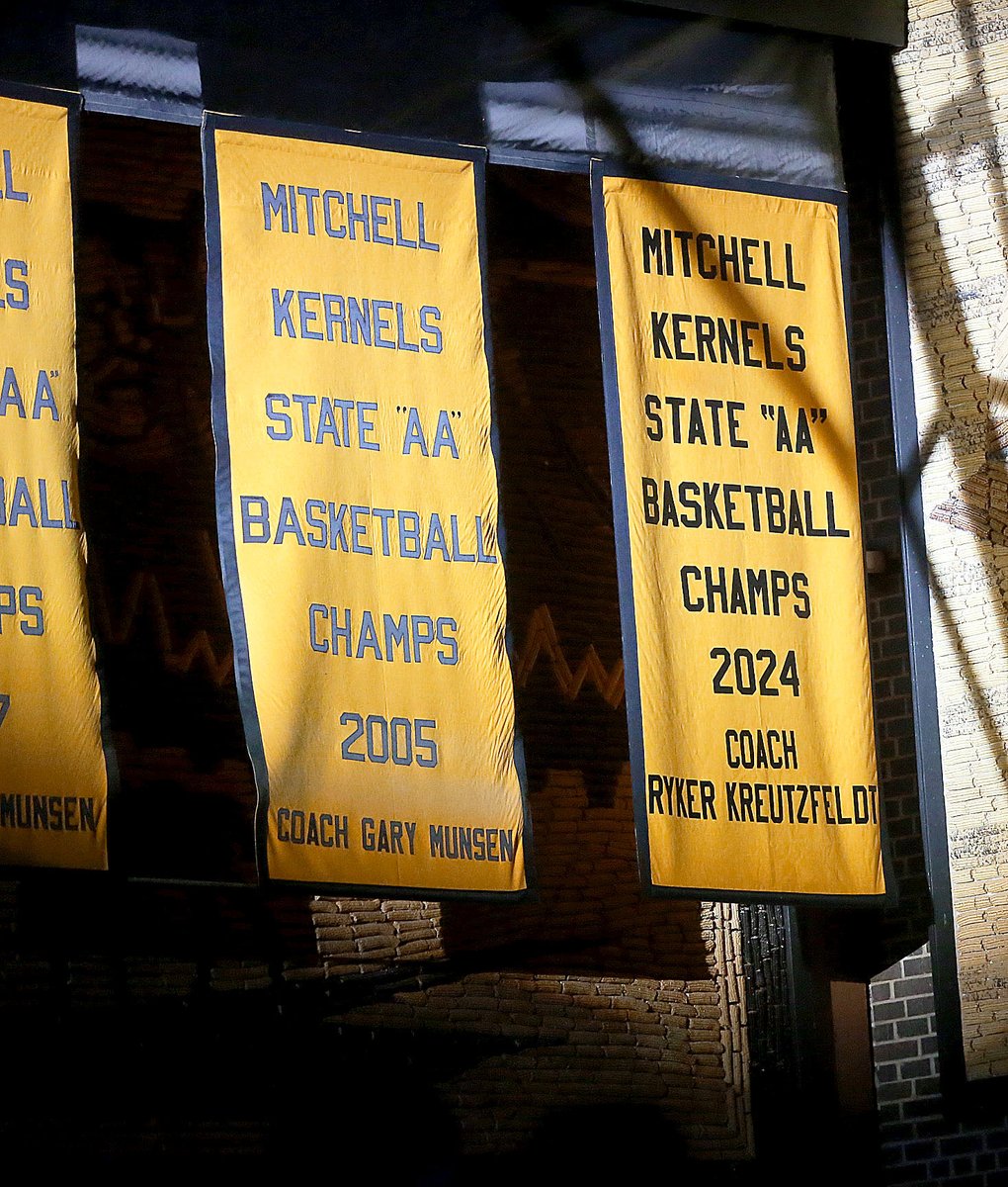 605_sports's tweet photo. PHOTOS from @KernelBB  61-60 win over Orono (Minn) Saturday at the @HoopCityClassic  in Mitchell - (Photos by Rodney Haas / 605 Sports)  - https://t.co/g2QPqlQEj2 https://t.co/K2ioG8sUx1