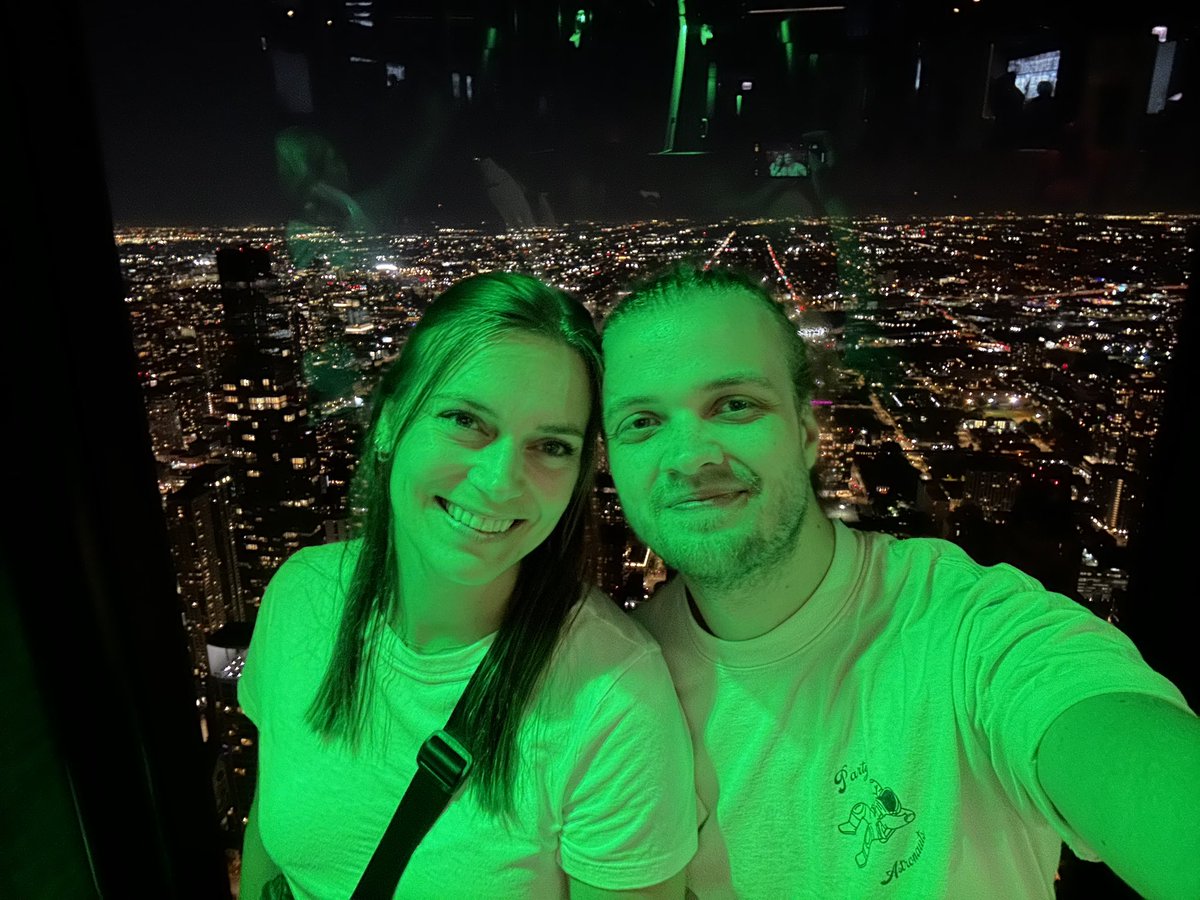 SunshineOnAir's tweet photo. Update #9 - We took a trip up to Chicago to enjoy @avpbeach Chicago as well as see some sights. We stopped at the @icecreammuseum and @360chicago and so many more stops. It was a stellar trip that became an instant tradition for us come next year #12UpdatesofChristmas https://t.co/RvGTOf0sNm