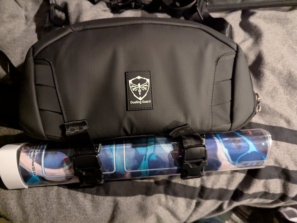 For anyone curious, this is what can fit in the <a href="/DuelingGuard/">Dueling Guard</a> Gauntlet bag. Sadly you can't fit 2 Toyger Deckbox slims side by side. Pretty impressed by the overall feel and capacity.