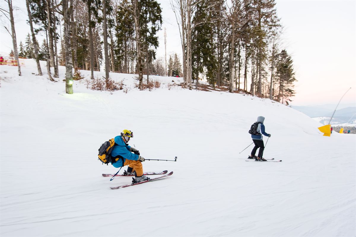 GratzerTom's tweet image. 🏔️ From bunny slopes to black diamonds, every skier starts somewhere. Let’s embrace the journey and hit the slopes! 🎿⛷️ #LearnToSki #SnowLife
