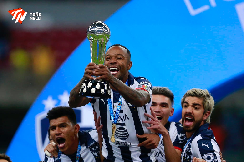 Antonio_Nelli's tweet photo. Se cumplen 5 años del campeonato de @Rayados ante @ClubAmerica en el Estadio Azteca.
"La Pandilla" venció en penales a los azulcremas. Leonel Vangioni sentenció la serie para darle la quinta estrella al Monterrey en el #Apertura2019 https://t.co/aRwWa1xsDM